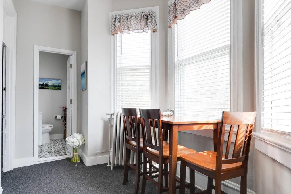 G5 King Bed Central Location Museums Free Parking Richmond Bagian luar foto
