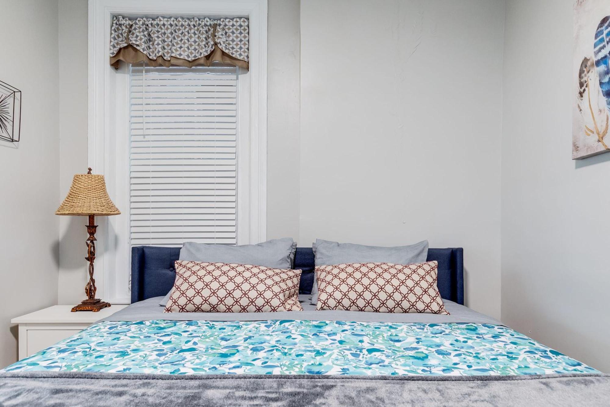 G5 King Bed Central Location Museums Free Parking Richmond Bagian luar foto
